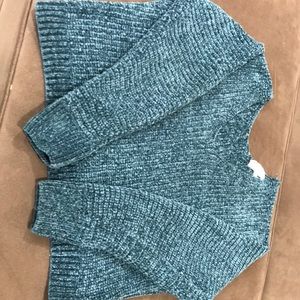 Pit to pit 22 inches